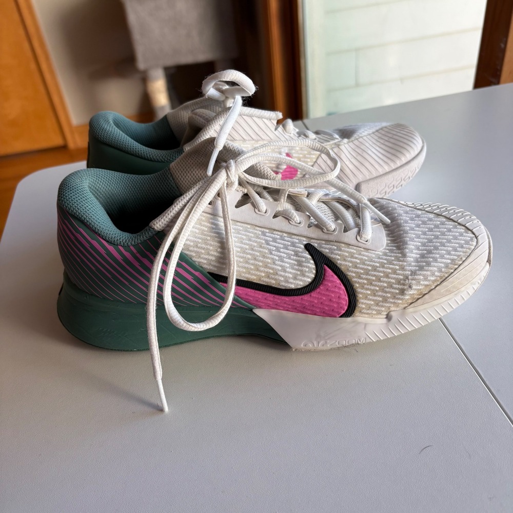 Nike Court Air Zoom Vapor‎ Pro Women Size 8.5 White Green Pink Tennis Shoes